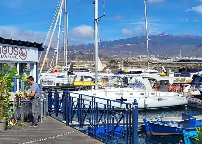 Yacht Oceanis Clipper بوتيل لاس غاليتاس