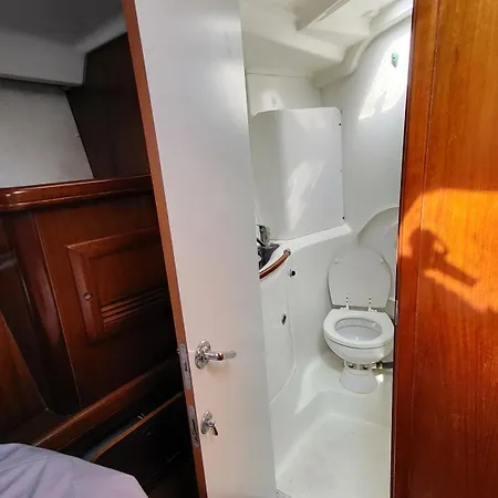 Hotel en barco Yacht Oceanis Clipper *