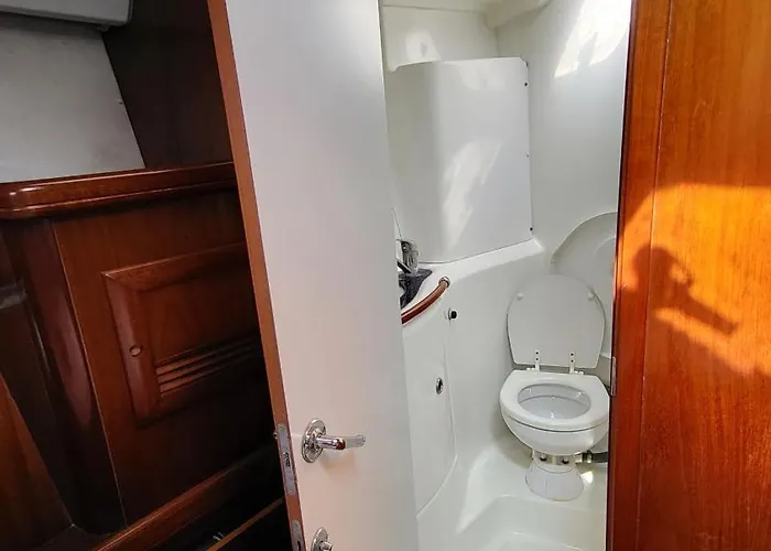 보트호텔 Yacht Oceanis Clipper *