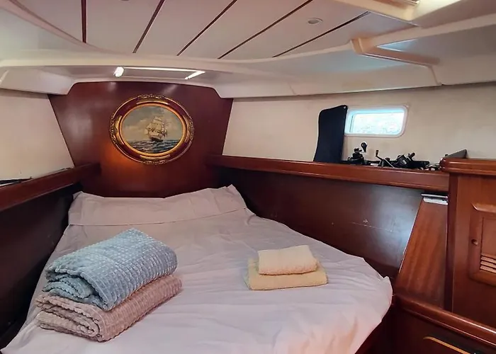 보트호텔 Yacht Oceanis Clipper *