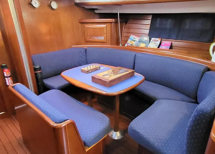 Yacht Oceanis Clipper 라스 가예타스